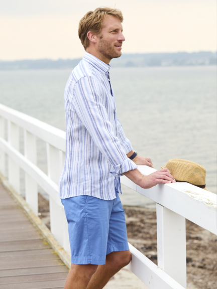 Hackett Summertime mit Bermuda Shorts & Streifenhemd